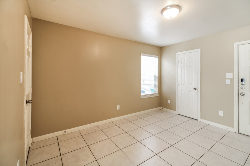 1,575/Mo, 4935 N Cancun Dr Houston, TX 77045 Living Room View