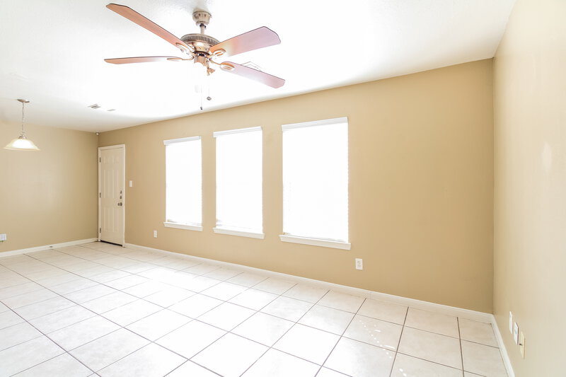 1,575/Mo, 4935 N Cancun Dr Houston, TX 77045 Family Room View