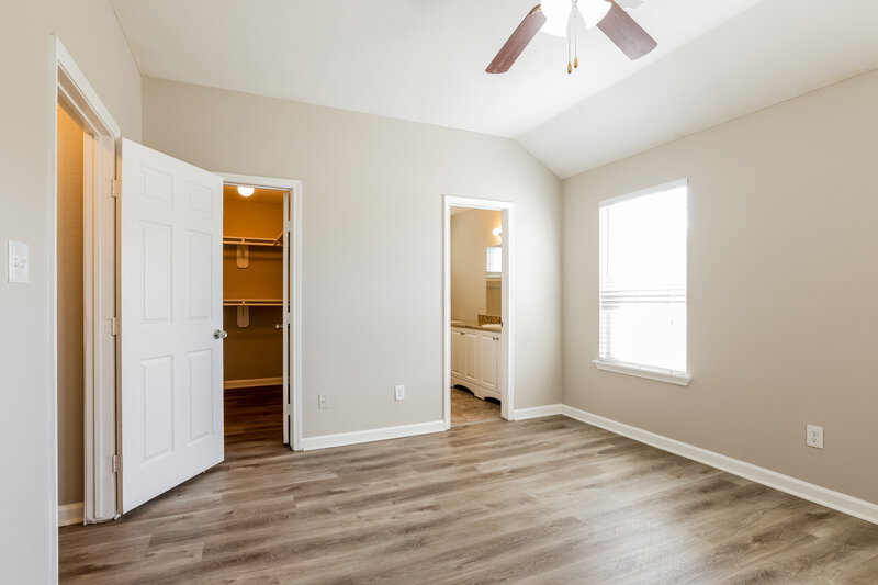 1,845/Mo, 4963 N Cancun Dr Houston, TX 77045 Main Bedroom View