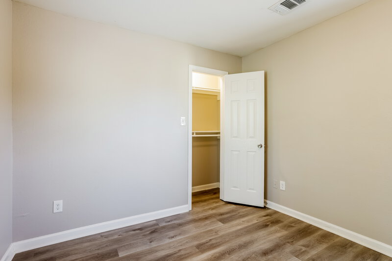 1,845/Mo, 4963 N Cancun Dr Houston, TX 77045 Bedroom View
