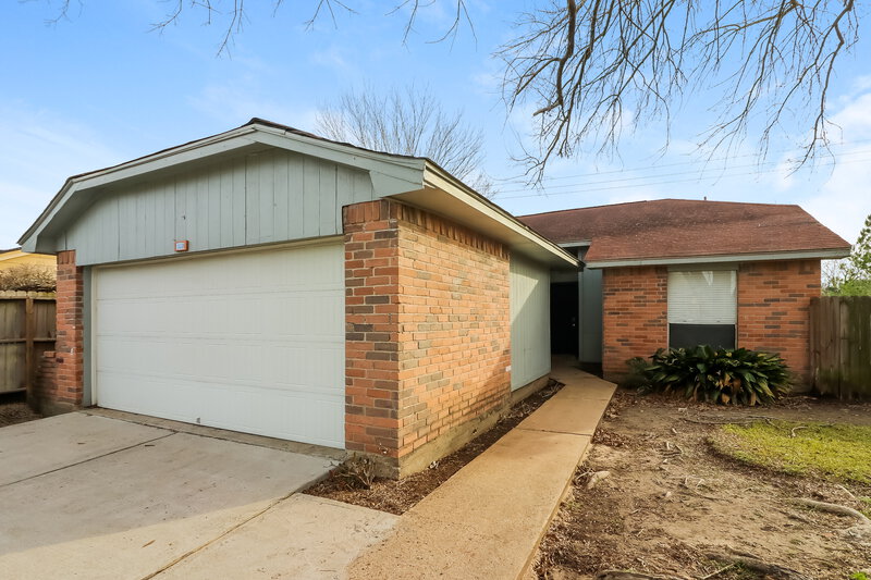 1,735/Mo, 13039 Ambrose St Houston, TX 77045 Front View