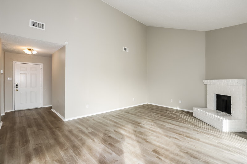 1,735/Mo, 13039 Ambrose St Houston, TX 77045 Living Room View 3