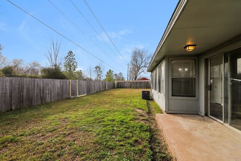1,735/Mo, 13039 Ambrose St Houston, TX 77045 Rear View