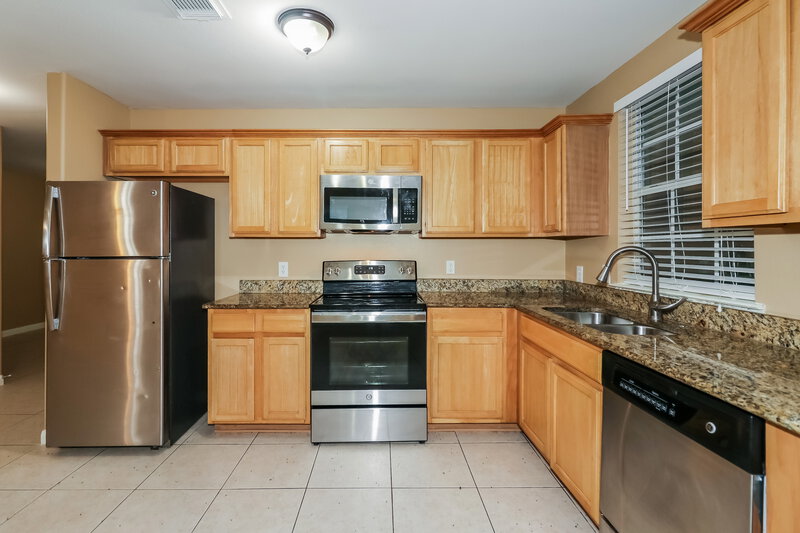 1,760/Mo, 4918 N Cancun Dr Houston, TX 77045 Kitchen View 2