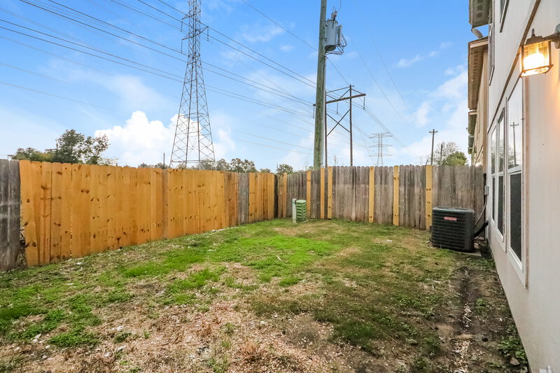 1,760/Mo, 4918 N Cancun Dr Houston, TX 77045 Rear View