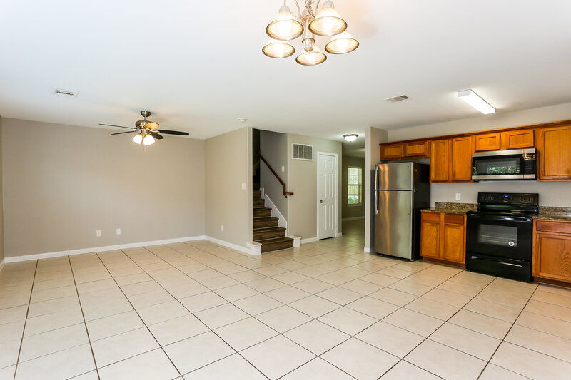 0/Mo, 4946 S Cancun Dr Houston, TX 77045 Living Room View 2