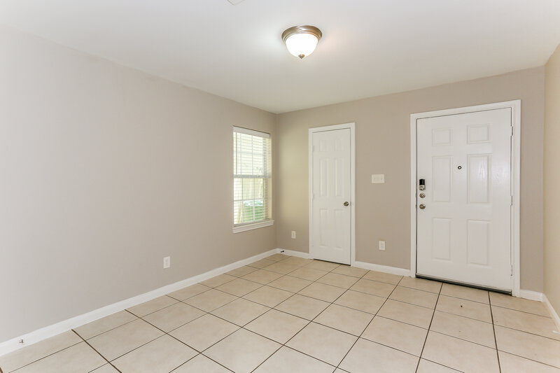 0/Mo, 4946 S Cancun Dr Houston, TX 77045 Family Room View