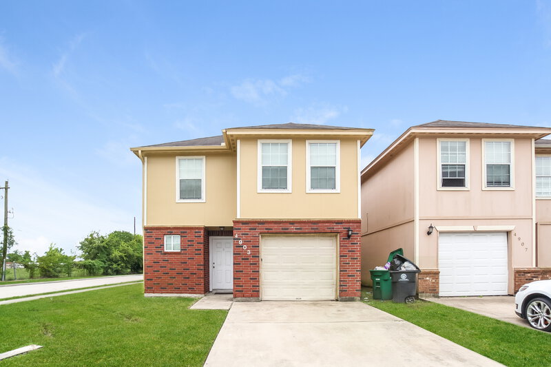 1,795/Mo, 4903 N Cancun Dr Houston, TX 77045 Front View