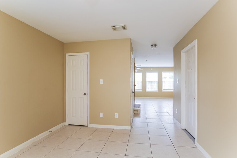 1,795/Mo, 4903 N Cancun Dr Houston, TX 77045 Living Room View
