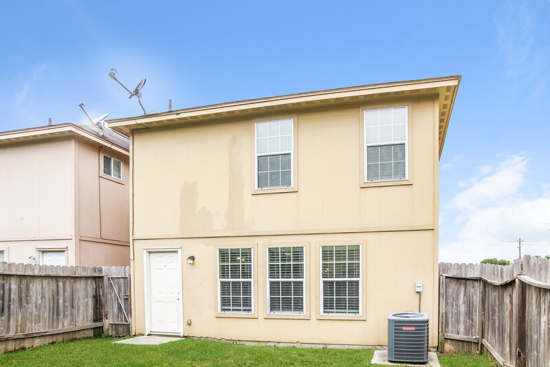 1,795/Mo, 4903 N Cancun Dr Houston, TX 77045 Rear View 2
