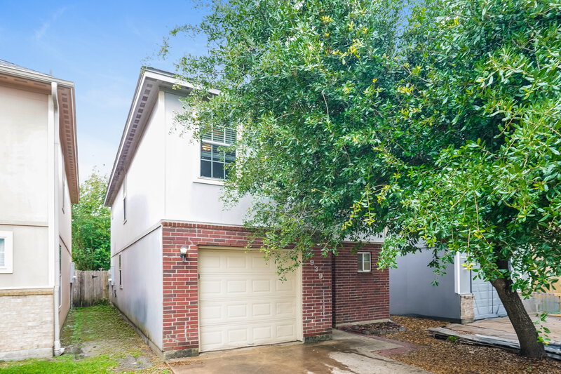 1,725/Mo, 4939 N Cancun Dr Houston, TX 77045 Front View