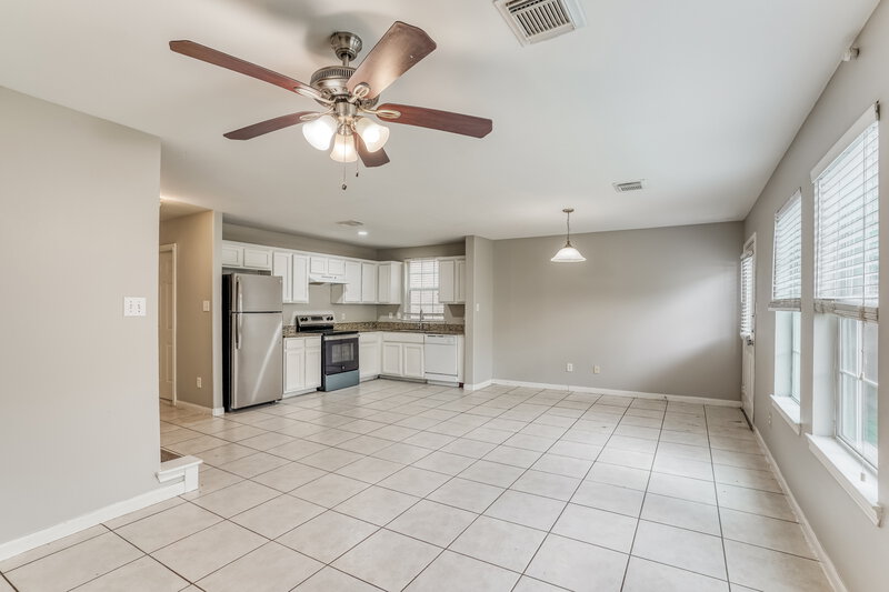 1,725/Mo, 4939 N Cancun Dr Houston, TX 77045 Living Room View 3