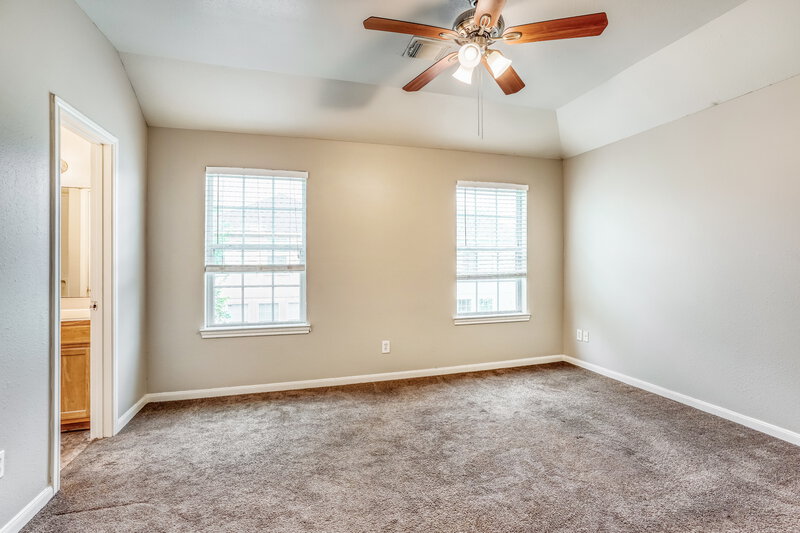 1,725/Mo, 4939 N Cancun Dr Houston, TX 77045 Main Bedroom View