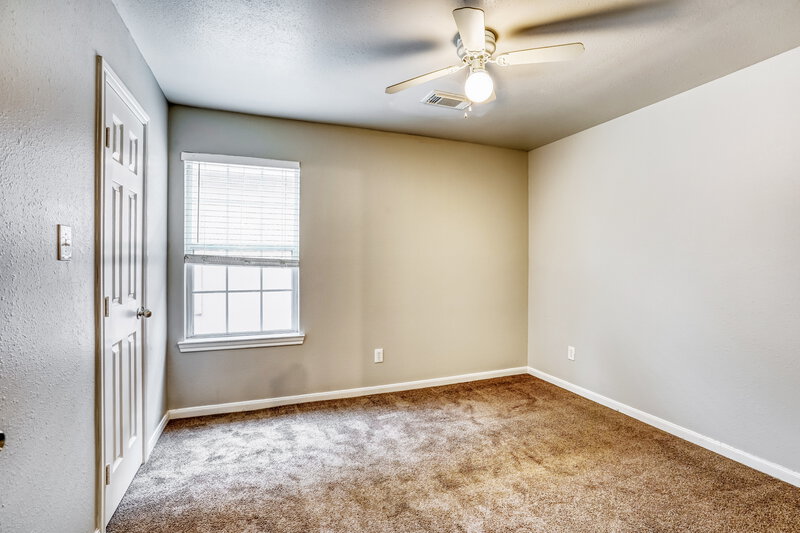 1,725/Mo, 4939 N Cancun Dr Houston, TX 77045 Bedroom View 2