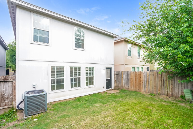 1,725/Mo, 4939 N Cancun Dr Houston, TX 77045 Rear View