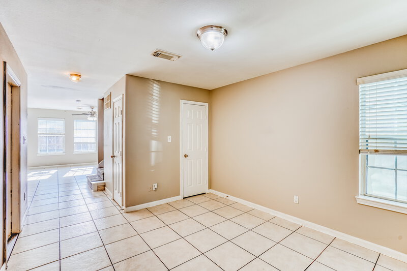 1,635/Mo, 4955 N Cancun Dr Houston, TX 77045 Living Room View