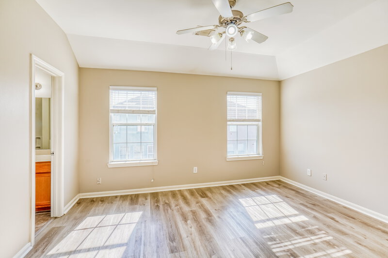 1,635/Mo, 4955 N Cancun Dr Houston, TX 77045 Main Bedroom View