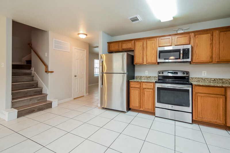 1,655/Mo, 4959 N Cancun Dr Houston, TX 77045 Kitchen View 2