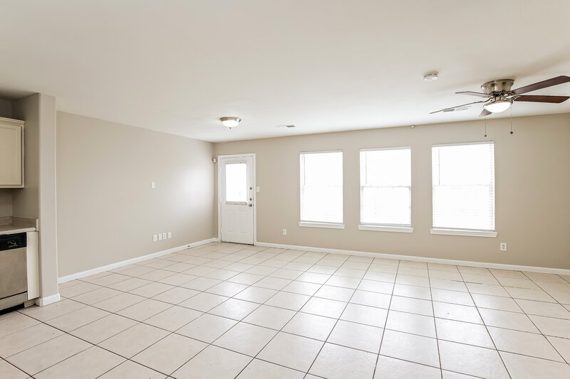 1,765/Mo, 4902 S Cancun Dr Houston, TX 77045 Living Room View