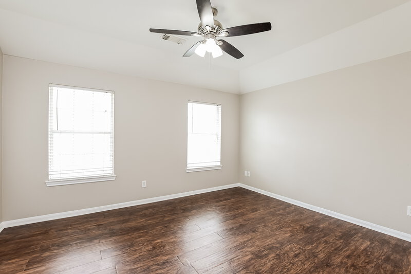 1,765/Mo, 4902 S Cancun Dr Houston, TX 77045 Main Bedroom View 2