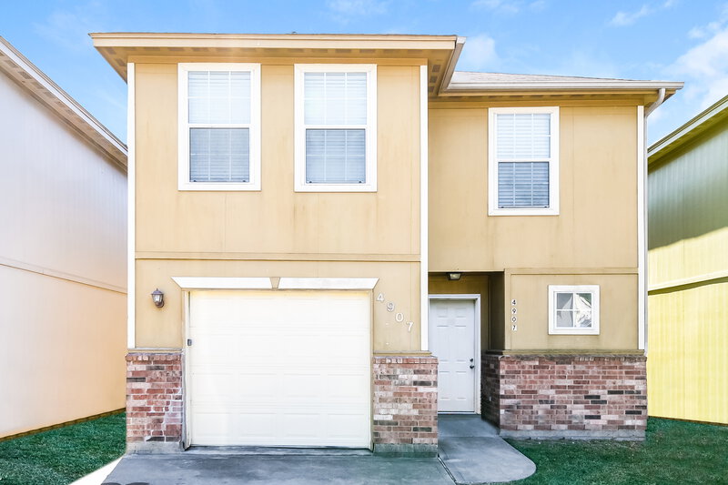 1,870/Mo, 4907 S Cancun Dr Houston, TX 77045 External View