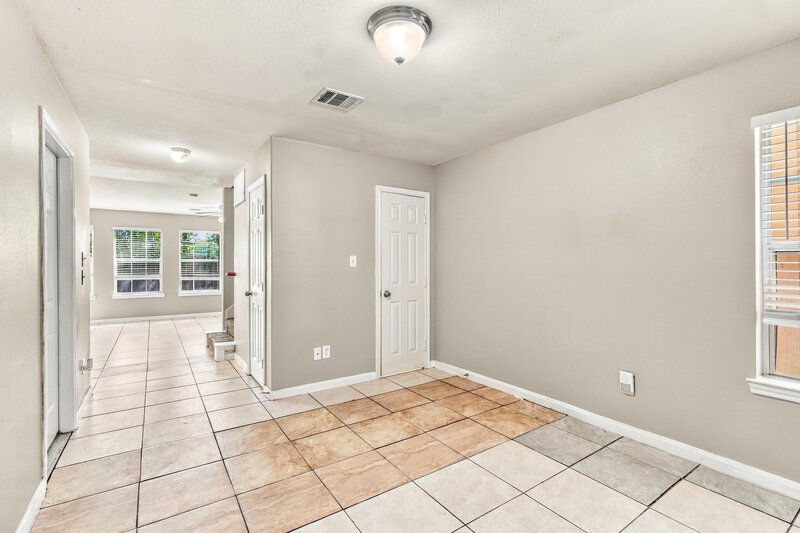 1,640/Mo, 4951 S Cancun Dr Houston, TX 77045 Living Room View