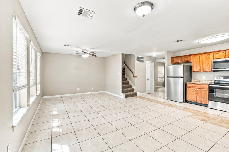 1,640/Mo, 4951 S Cancun Dr Houston, TX 77045 Dining Room View