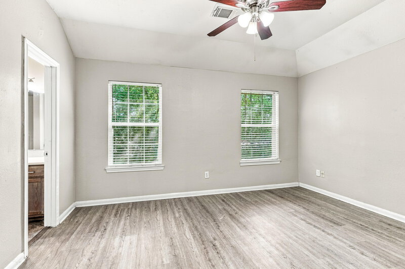 1,640/Mo, 4951 S Cancun Dr Houston, TX 77045 Primary Bedroom View 2