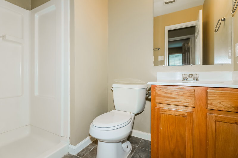 1,755/Mo, 4959 S Cancun Dr Houston, TX 77045 Bathroom View