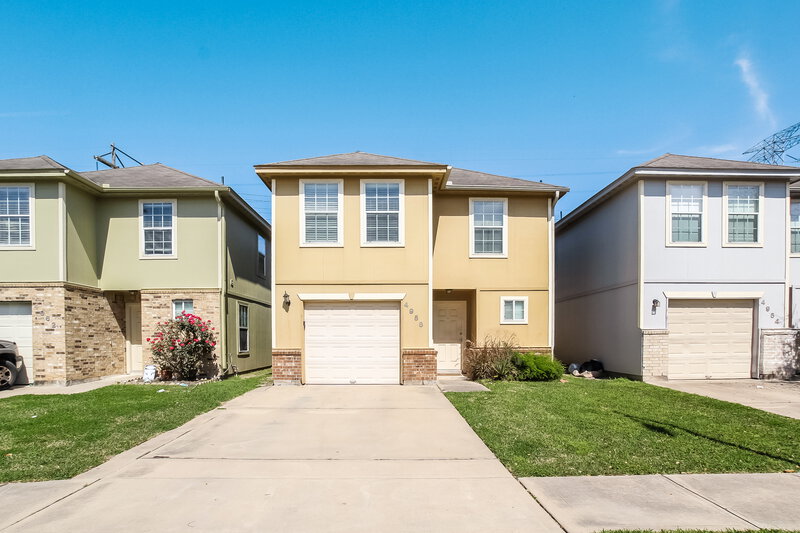 1,860/Mo, 4958 N Cancun Dr Houston, TX 77045 Front View