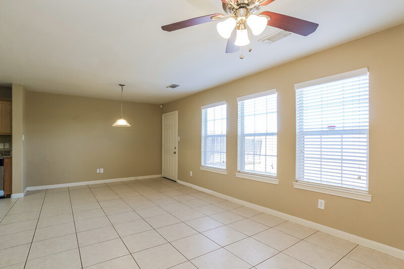 1,860/Mo, 4958 N Cancun Dr Houston, TX 77045 Living Room View 2