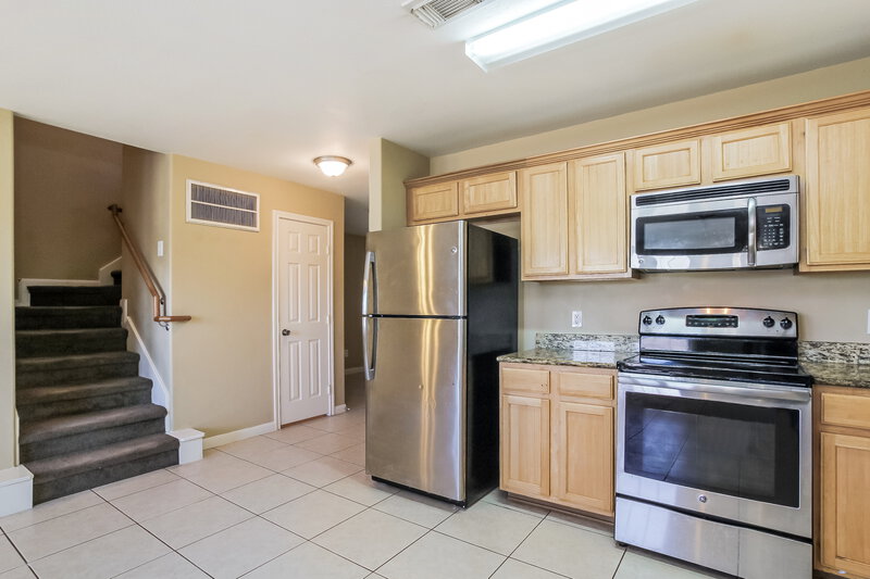 1,860/Mo, 4958 N Cancun Dr Houston, TX 77045 Kitchen View