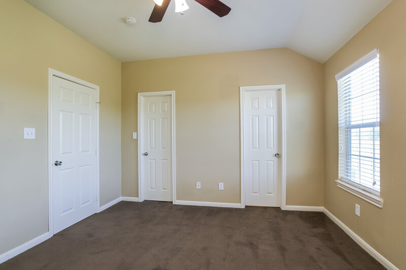 1,860/Mo, 4958 N Cancun Dr Houston, TX 77045 Master Bedroom View 2