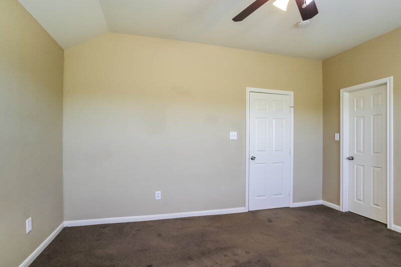 1,860/Mo, 4958 N Cancun Dr Houston, TX 77045 Master Bedroom View 3
