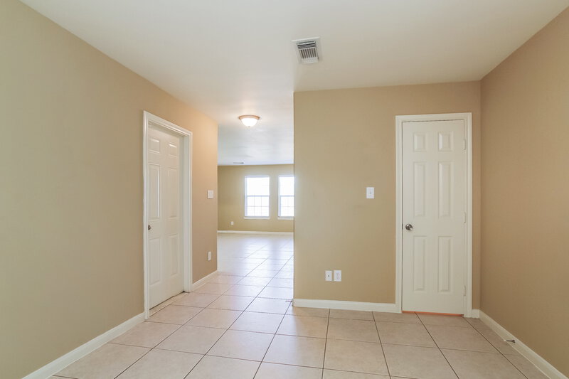 1,860/Mo, 4958 N Cancun Dr Houston, TX 77045 Bedroom View 8