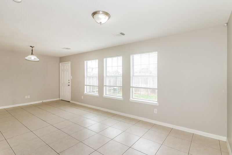 1,685/Mo, 4906 N Cancun Dr Houston, TX 77045 Living Room View