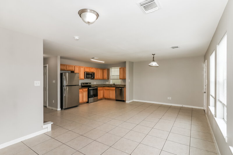 1,685/Mo, 4906 N Cancun Dr Houston, TX 77045 Living Room View 2