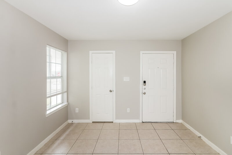 1,685/Mo, 4906 N Cancun Dr Houston, TX 77045 Family Room View