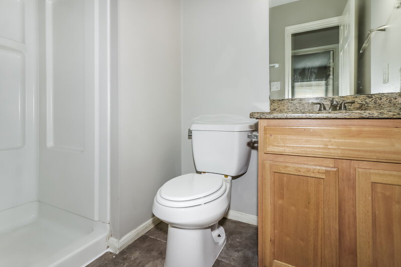 1,685/Mo, 4906 N Cancun Dr Houston, TX 77045 Bathroom View