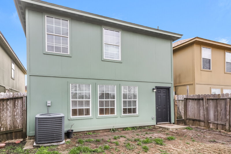 1,685/Mo, 4906 N Cancun Dr Houston, TX 77045 Rear View
