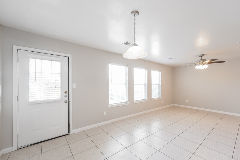 1,840/Mo, 4938 N Cancun Dr Houston, TX 77045 Dining Room View