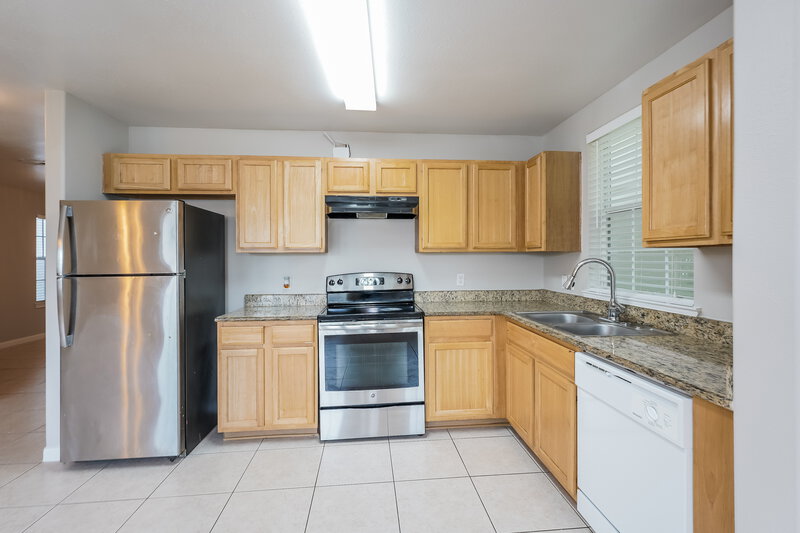 1,840/Mo, 4938 N Cancun Dr Houston, TX 77045 Kitchen View 2