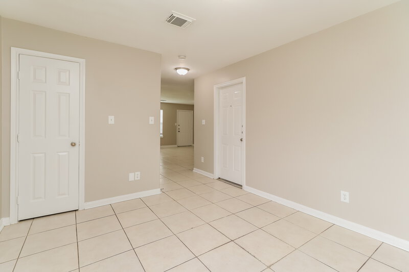 1,775/Mo, 4903 S Cancun Dr Houston, TX 77045 Living Room View