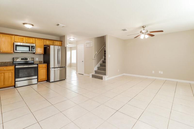 1,775/Mo, 4903 S Cancun Dr Houston, TX 77045 Family Room View 2