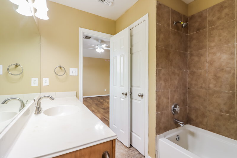 1,715/Mo, 4962 N Cancun Dr Houston, TX 77045 Misc View 15