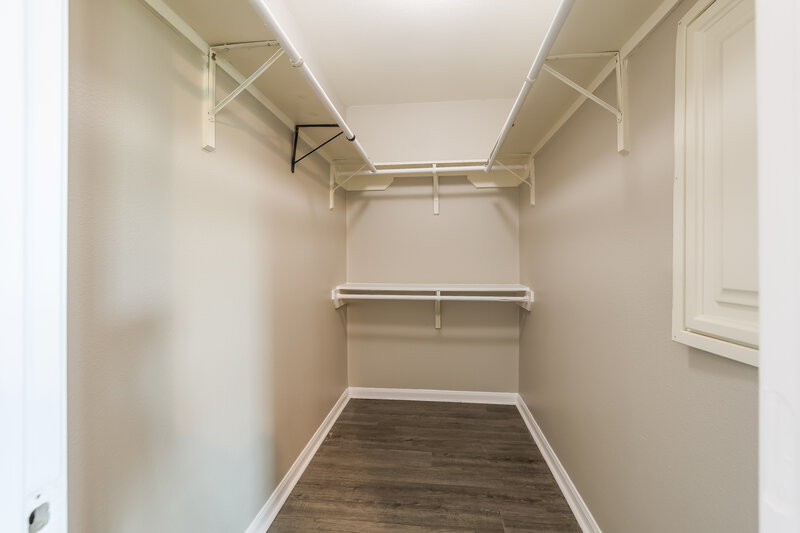 1,580/Mo, 4958 S Cancun Dr Houston, TX 77045 Amenities View