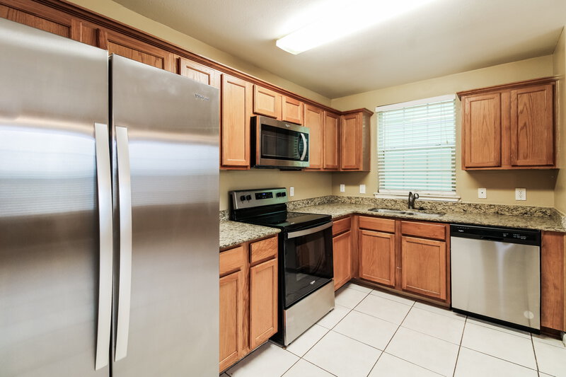 1,620/Mo, 4963 S Cancun Dr Houston, TX 77045 Kitchen View