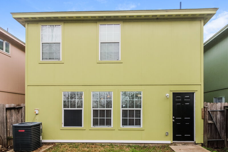 1,620/Mo, 4963 S Cancun Dr Houston, TX 77045 Rear View