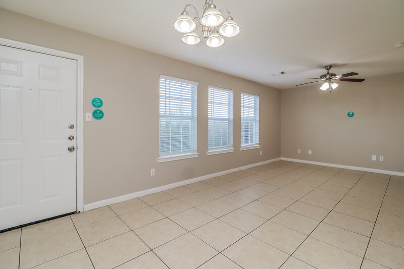 1,980/Mo, 4946 N Cancun Dr Houston, TX 77045 Dining Room View
