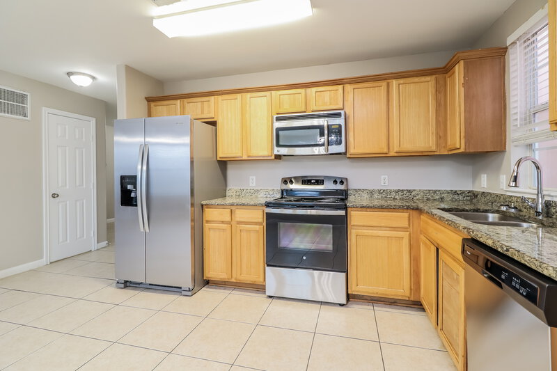 1,980/Mo, 4946 N Cancun Dr Houston, TX 77045 Kitchen View 2